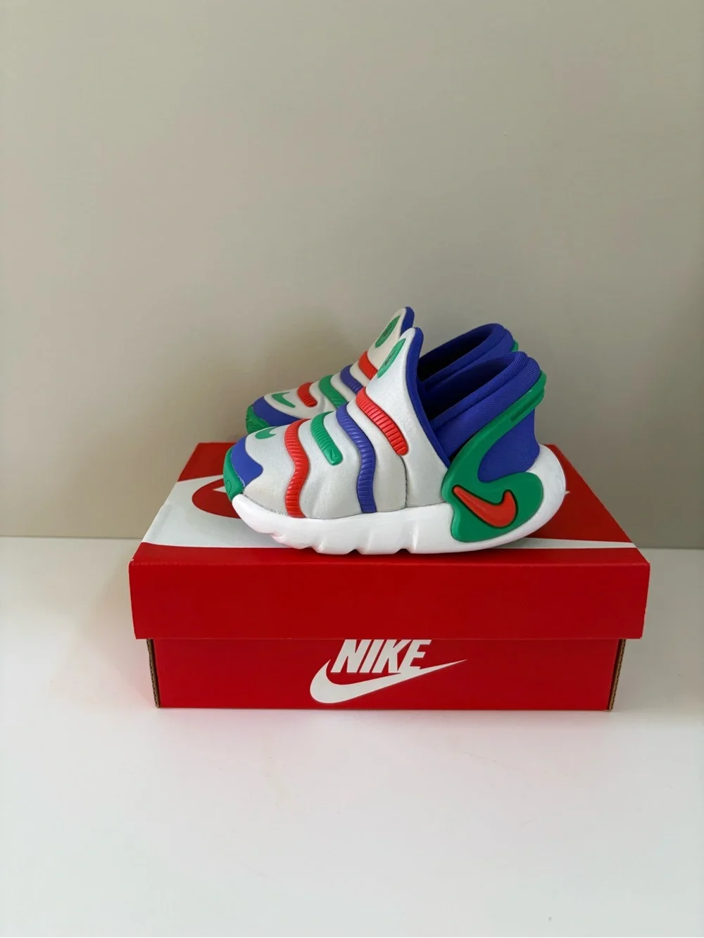 Nike Dynamo Go 2 Easy On 'Grey Green Picante Red' Sneakers (Toddler 5)